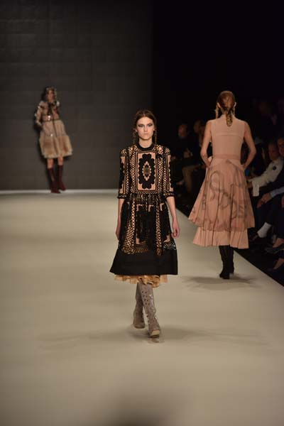  MBFW İSTANBUL 2016 BORA AKSU KOLEKSİYONU