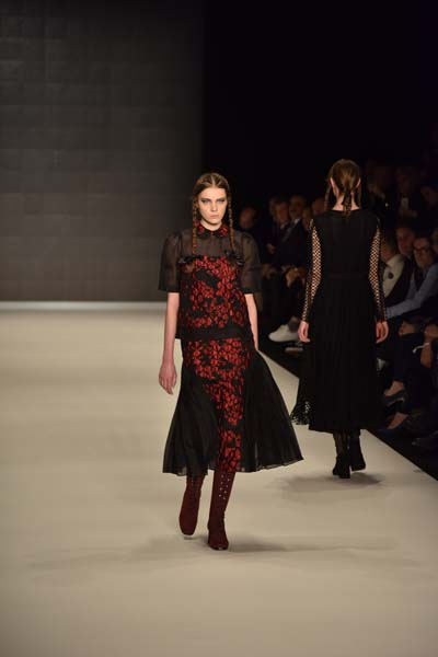  MBFW İSTANBUL 2016 BORA AKSU KOLEKSİYONU
