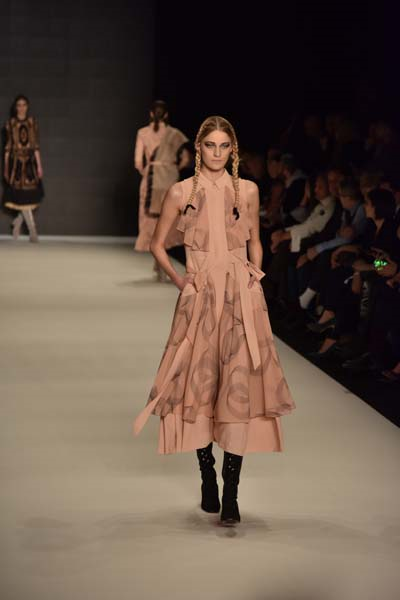  MBFW İSTANBUL 2016 BORA AKSU KOLEKSİYONU