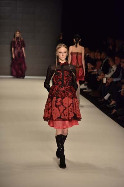  MBFW İSTANBUL 2016 BORA AKSU KOLEKSİYONU