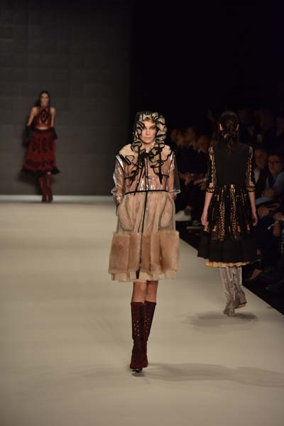  MBFW İSTANBUL 2016 BORA AKSU KOLEKSİYONU