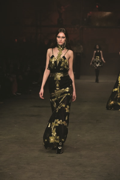 MBFW İSTANBUL 2016 RAISA&VANESSA DEFİLESİ