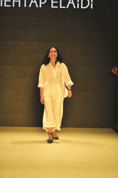  MBFW İSTANBUL 2016 MEHTAP ELAİDİ DEFİLESİ 