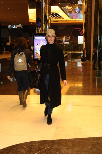 ALIŞVERİŞ MODASI RAHAT VE ŞIK