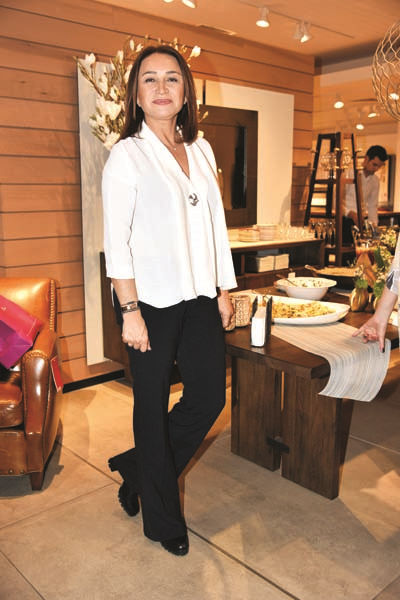 CEMİYETİN ÜNLÜ İSİMLERİNE ŞEFİN ELİNDEN LEZZET ŞÖLENİ