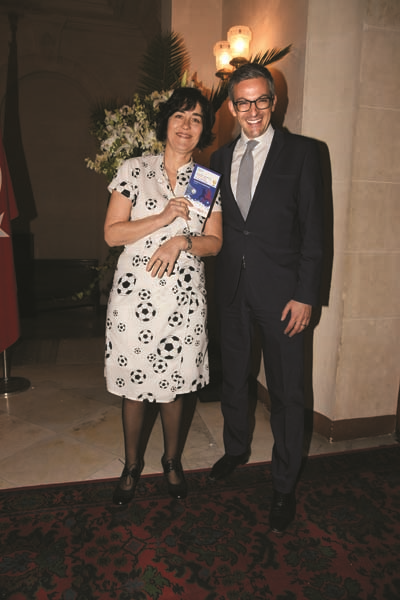 FRANSA SARAYI’NDA  FUTBOLUN RENKLERİ 