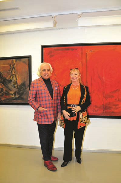 BEYAZ MÜZAYEDE BAŞYAPITLARI TANITTI