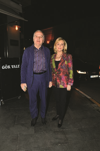 GENÇ SANATÇILARA DESTEK İÇİN “EKTİK, BİÇİYORUZ” GECESİ 