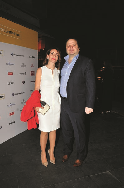 GENÇ SANATÇILARA DESTEK İÇİN “EKTİK, BİÇİYORUZ” GECESİ 