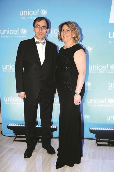 UNICEF 70. YILINI KALPLERİ ISITAN BİR BALO İLE KUTLADI