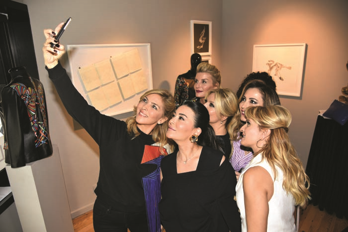 AYŞEGÜL TOPLUSOY’UN  SANAT DOKUNUŞLU KOLEKSİYONU ÇUKURCUMA’DA SERGİLENDİ