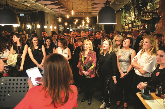 GENÇ SANATÇILARA DESTEK İÇİN “EKTİK, BİÇİYORUZ” GECESİ 