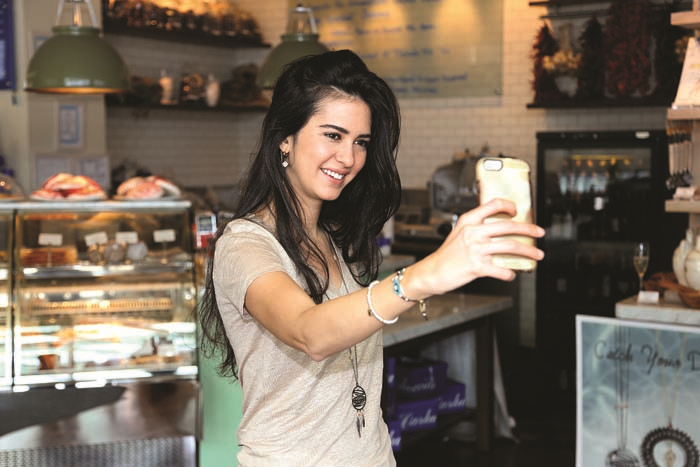  ETNİK DOKUNUŞLU TAKI KOLEKSİYONUNU TANITTI