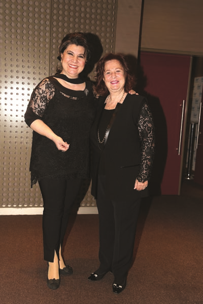 PARILTI GÖRMEYEN ÇOCUKLAR İÇİN YARDIM KONSERİ ÖNCESİNDE BULUŞTULAR