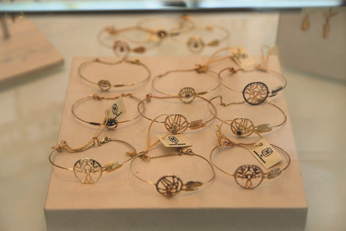  ETNİK DOKUNUŞLU TAKI KOLEKSİYONUNU TANITTI