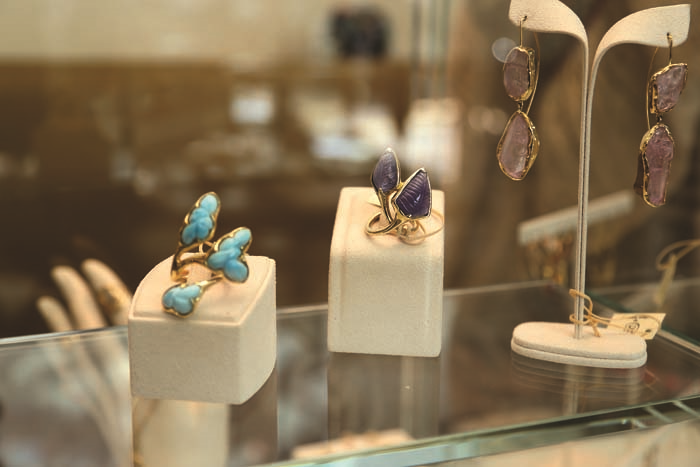  ETNİK DOKUNUŞLU TAKI KOLEKSİYONUNU TANITTI