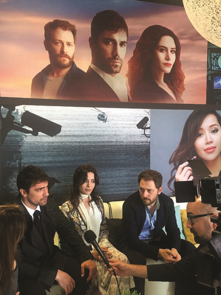 ‘KÖRDÜĞÜM’ KIRMIZI HALIDA CANNES’DAN DÜNYAYA AÇILDI