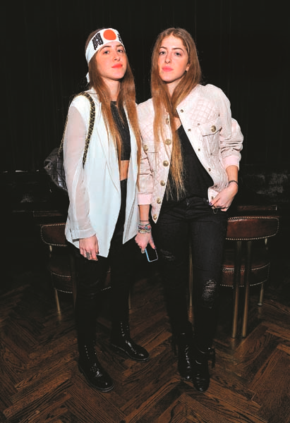 MODA TUTKUNU İKİZLER HAYA VE SAMA ABU KHADRA FARKLI TARZLARI DENEMEYİ SEVİYORLAR