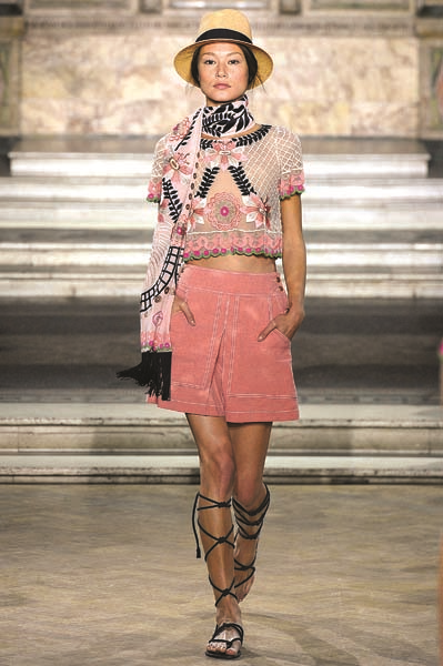 YENİ SEZONDA ÖNE ÇIKAN AYAKKABILAR