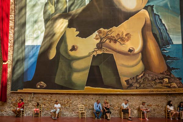 BARCELONA’DAN FİGUERES’E; SALVADOR DALİ MÜZESİ