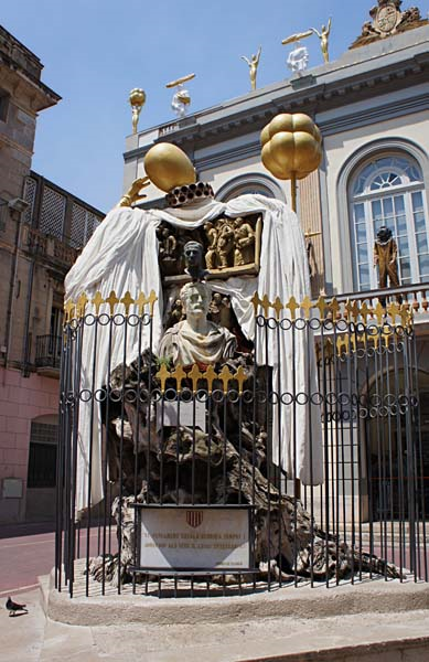 BARCELONA’DAN FİGUERES’E; SALVADOR DALİ MÜZESİ