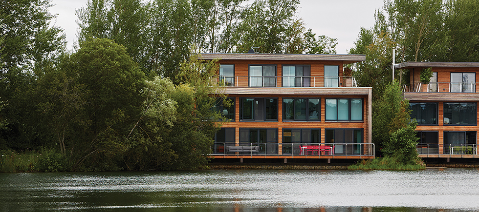 BİRLEŞİK KRALLIK COTSWOLD’DA PASTORAL BİR GÖL EVİ