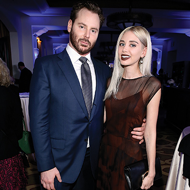 ÜNLÜLER DAVETTE BULUŞTU