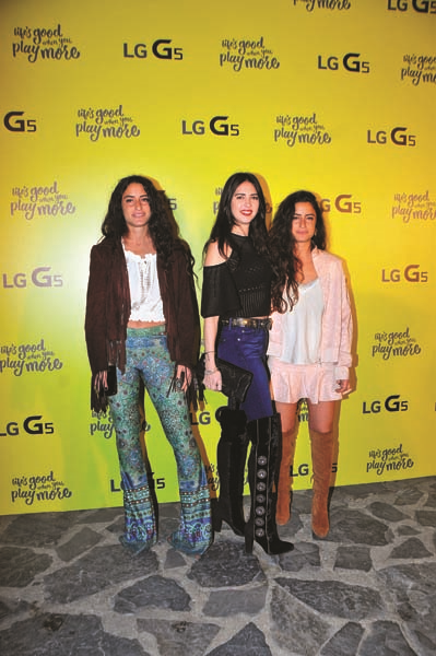 ESMA SULTAN’A ATLIKARINCA KURDULAR