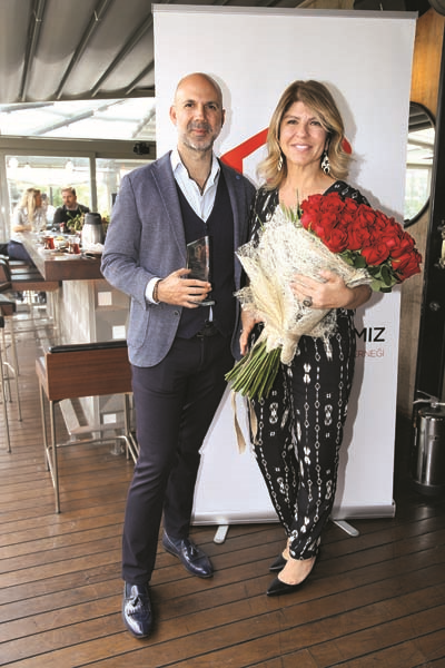 “YILDIZ PORSELENLERİ” KİTABINDAN “BİZİM ÇOCUKLAR”A DESTEK