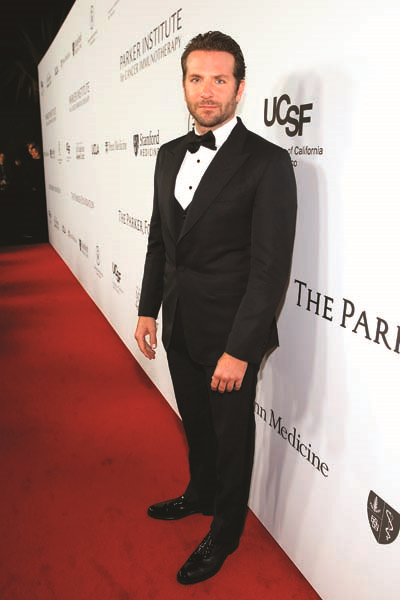 ÜNLÜLER DAVETTE BULUŞTU