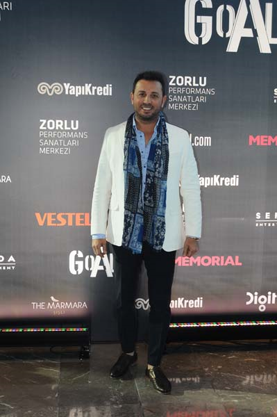 ÜNLÜ İSİMLER FUTBOL ETKİNLİĞİNDE BULUŞTU