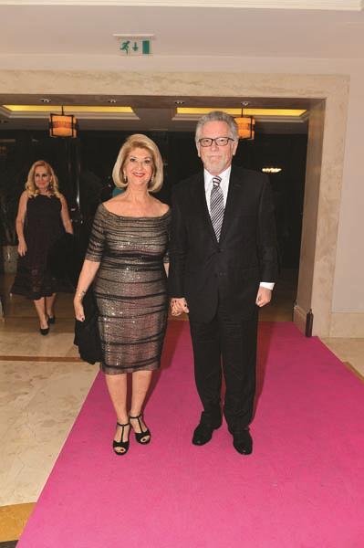 TENİS ŞÖLENİ AJDA PEKKAN VE ENBE ORKESTRASI İLE BAŞLADI