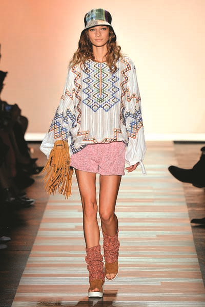 ÇANTANIZ BAHARIN COŞKUSUNU YANSITSIN