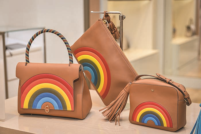 ANYA’NIN İKONİK ÇANTALARI İLGİYLE KARŞILANDI