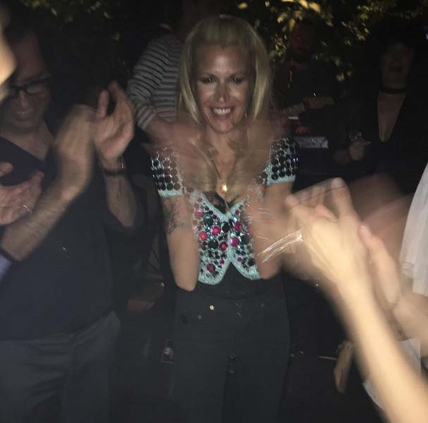 DERİN MERMERCİYE YENİ YAŞINDA SÜRPRİZ DOĞUM GÜNÜ