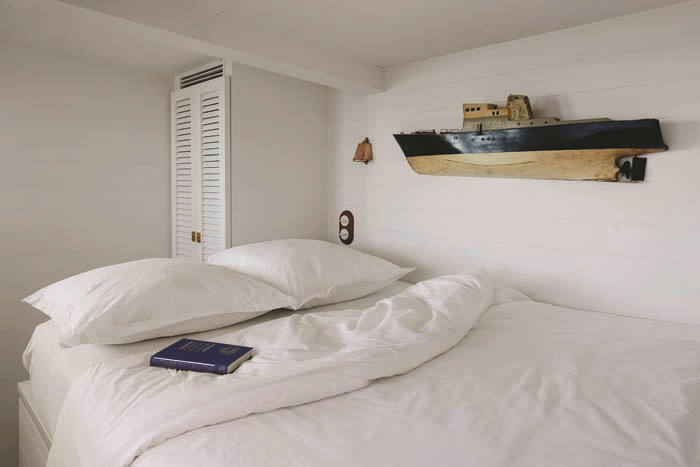 İTALYAN RİVİERA’SINDA UFKA UZANAN BİR EV