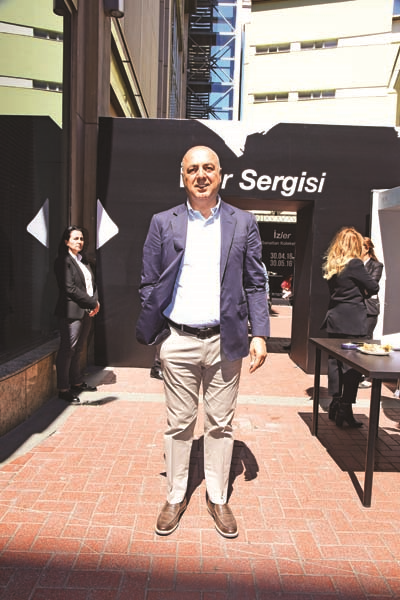 İSTANBUL MODA AKADEMİSİ  VE DICE KAYEK İŞBİRLİĞİ İLE “İZLER” SERGİSİ AÇILDI