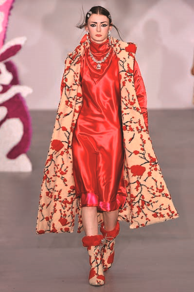 LONDRA’NIN PARLAYAN TASARIMCISI RYAN LO ÇİN’DEN VE POP KÜLTÜRDEN İLHAM ALIYOR