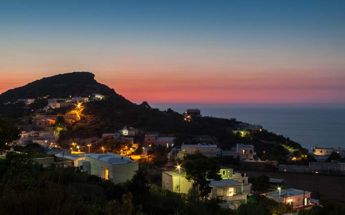 İTALYA’NIN HUZURLU ADASI PONZA.