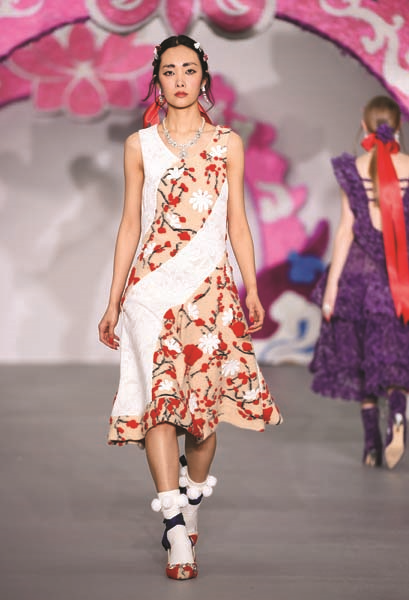 LONDRA’NIN PARLAYAN TASARIMCISI RYAN LO ÇİN’DEN VE POP KÜLTÜRDEN İLHAM ALIYOR