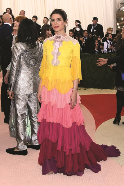 METROPOLİTAN MÜZESİ’NDE YILDIZLAR GEÇİDİ