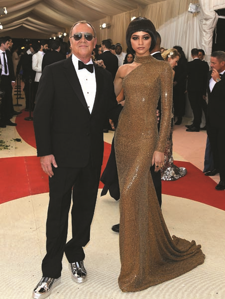 METROPOLİTAN MÜZESİ’NDE YILDIZLAR GEÇİDİ