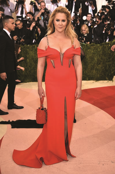 METROPOLİTAN MÜZESİ’NDE YILDIZLAR GEÇİDİ