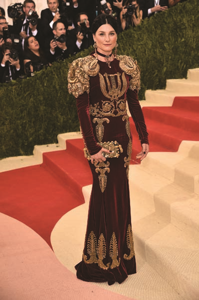 METROPOLİTAN MÜZESİ’NDE YILDIZLAR GEÇİDİ