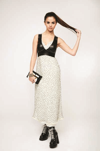 ÜNLÜLER EFSANE FOTOĞRAFÇIYA POZ VERDİ