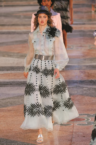 KARL LAGERFELD CHANEL’İN 2017 CRUISE KOLEKSİYONU’NU KÜBA’DA TANITTI