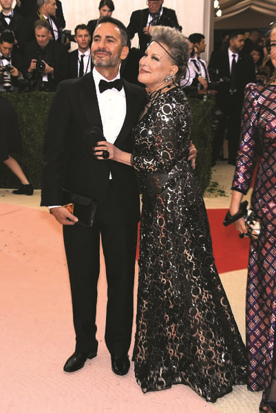 METROPOLİTAN MÜZESİ’NDE YILDIZLAR GEÇİDİ