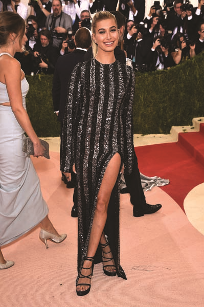 METROPOLİTAN MÜZESİ’NDE YILDIZLAR GEÇİDİ