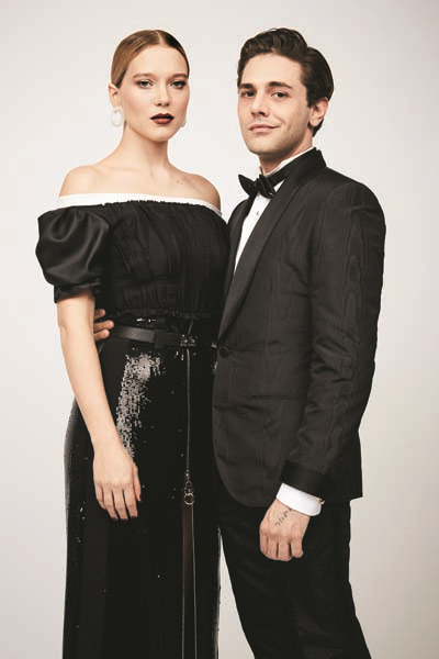 ÜNLÜLER EFSANE FOTOĞRAFÇIYA POZ VERDİ