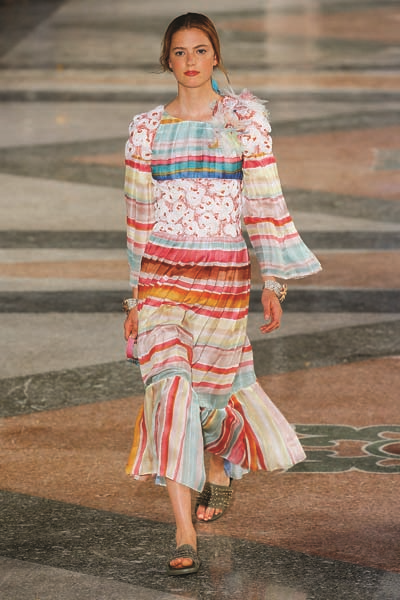 KARL LAGERFELD CHANEL’İN 2017 CRUISE KOLEKSİYONU’NU KÜBA’DA TANITTI